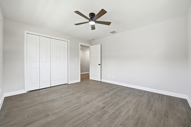 Fully remodeled 3-bedroom, 2-bath home with an attached garage - photo 24