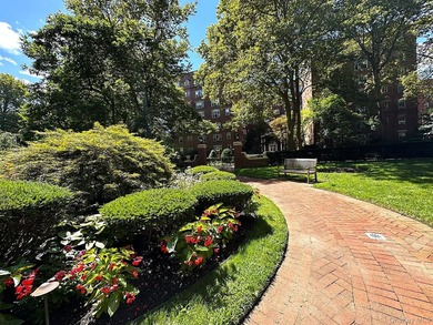 Forest Hills South * 1350 SF *Rare 3BR/2BATH* Ultimate Blank - photo 34