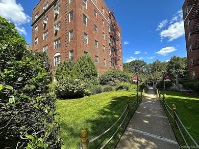 Forest Hills South * 1350 SF *Rare 3BR/2BATH* Ultimate Blank - photo 37