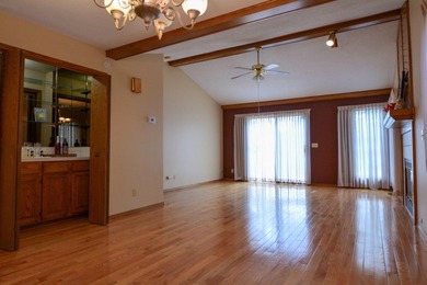 Welcome to lake life fun at Sandpiper Bay! This spacious - photo 8