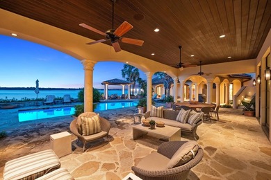 Luxury & Location! Are you hunting the absolutely incredible - photo 7