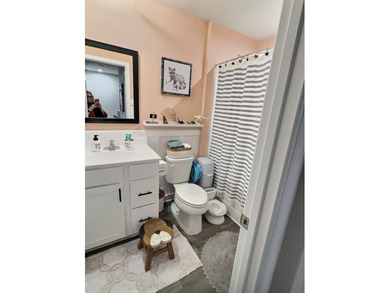 Welcome to this beautifully FHA/VA approved upgraded townhome - photo 20