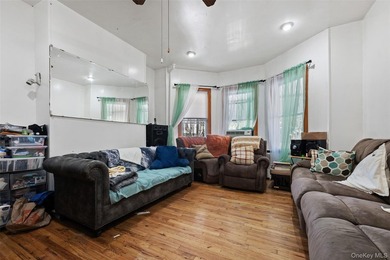 Spacious and inviting, this 5-bedroom, 3-bathroom home in the - photo 5