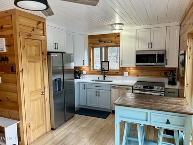 MOUNTAIN LAKE RETREAT with STUNNING VIEWS and LAKE ACCESS AND - photo 28