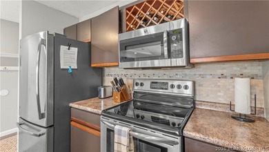 Enjoy lake living with comfort, convenience, and investment - photo 14