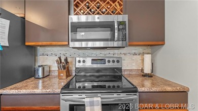 Enjoy lake living with comfort, convenience, and investment - photo 15
