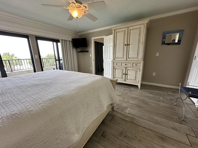 Spacious two bedroom/two bath condo, located on the 2nd floor of - photo 17