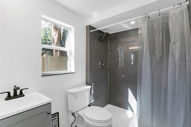 (private lake, pond, coastal) Home For Sale in Orlando Florida