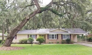 A well maintained single-family home conveniently located in - photo 25