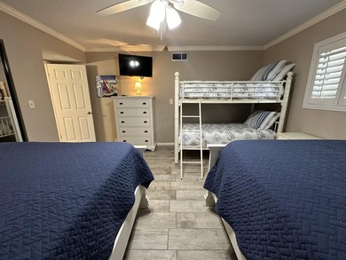 Spacious two bedroom/two bath condo, located on the 2nd floor of - photo 26