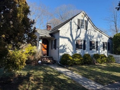 Come see this charming single-family home nestled in the heart - photo 1