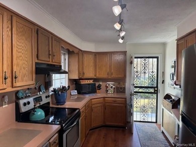 Come see this charming single-family home nestled in the heart - photo 2