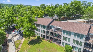 Enjoy lake living with comfort, convenience, and investment - photo 35