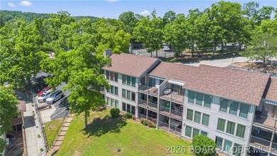 Enjoy lake living with comfort, convenience, and investment - photo 35
