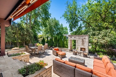 Experience elevated indoor-outdoor living in this exquisite 2 - photo 7