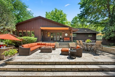 Experience elevated indoor-outdoor living in this exquisite 2 - photo 8