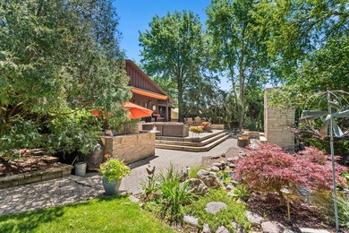 Experience elevated indoor-outdoor living in this exquisite 2 - photo 9