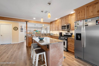 Come see this fantastic country home in Chino Valley. The