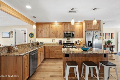 Come see this fantastic country home in Chino Valley. The