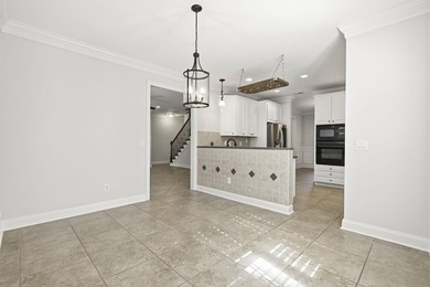 Perfectly positioned on a quiet, private street with cul-de-sacs - photo 16