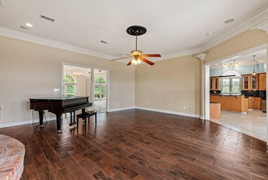 Exceptional custom home built circa 2007, offering 5 bedrooms, 5 - photo 17