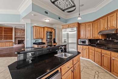 Exceptional custom home built circa 2007, offering 5 bedrooms, 5 - photo 24