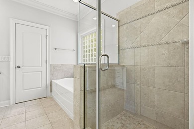 Perfectly positioned on a quiet, private street with cul-de-sacs - photo 33