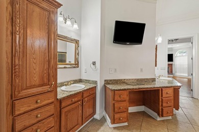 Exceptional custom home built circa 2007, offering 5 bedrooms, 5 - photo 35