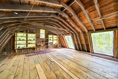 Some properties offer privacy. Others offer opportunity. Very - photo 6