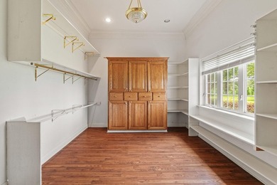 Exceptional custom home built circa 2007, offering 5 bedrooms, 5 - photo 37