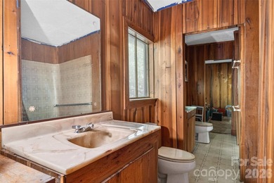 Some properties offer privacy. Others offer opportunity. Very - photo 9