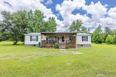 Lake Home For Sale in Vernon, Florida