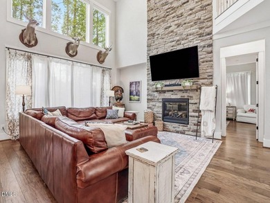 Welcome to this beautifully designed 5-bedroom, 4-bath residence - photo 22