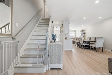 Tired of maintaining the lawn? This spacious 3Br, 2.5Bth Condo - photo 2