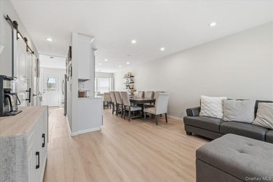 Tired of maintaining the lawn? This spacious 3Br, 2.5Bth Condo - photo 3