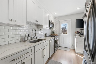 Tired of maintaining the lawn? This spacious 3Br, 2.5Bth Condo - photo 9