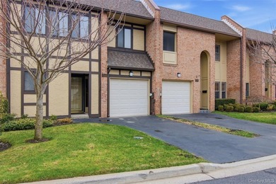 Welcome to this beautifully maintained 3-bedroom, 2.5 bath condo - photo 1