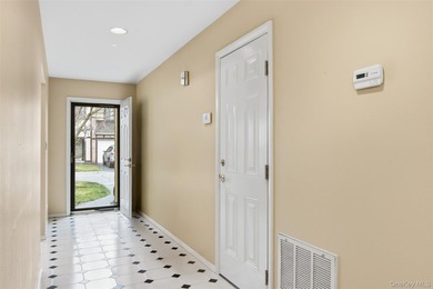 Welcome to this beautifully maintained 3-bedroom, 2.5 bath condo - photo 5