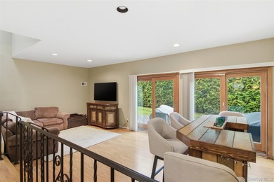 Welcome to this beautifully maintained 3-bedroom, 2.5 bath condo - photo 6