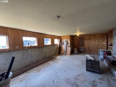 Live on top of the world in Camas, Washington. This rare, nearly - photo 38