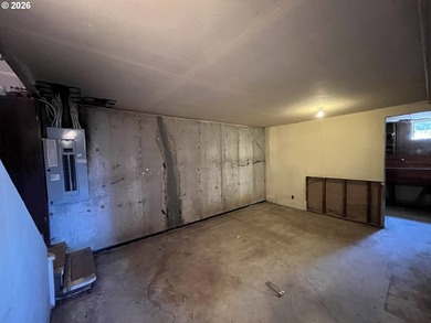 Live on top of the world in Camas, Washington. This rare, nearly - photo 40