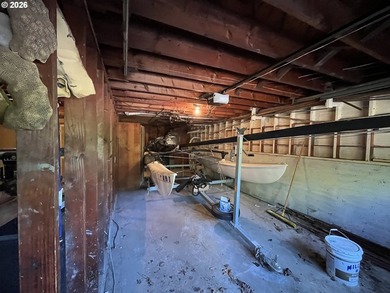 Live on top of the world in Camas, Washington. This rare, nearly - photo 43