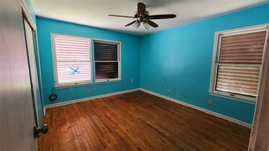 Great value alert! This classic 4-bedroom, 2-bath home is a - photo 7