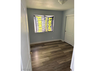 3 bedrooms , move -in ready , one story home