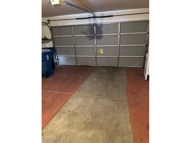 3 bedrooms , move -in ready , one story home