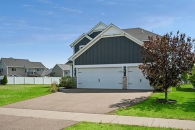 This beautiful home is in like new condition; with 4 bedrooms - photo 3