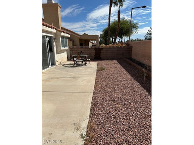 3 bedrooms , move -in ready , one story home