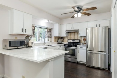 Welcome to this spacious and well-maintained 3-bedroom, 2.5-bath - photo 6