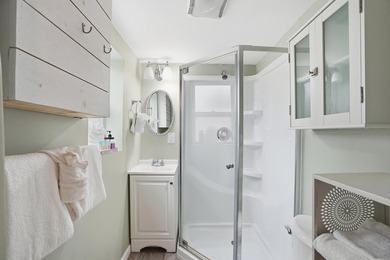Fully renovated beach cottage and RENTAL MACHINE only .3 miles - photo 17