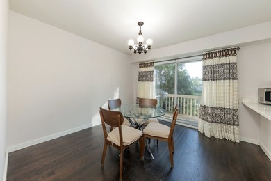 Welcome to this spacious and well-maintained 3-bedroom, 2.5-bath - photo 7